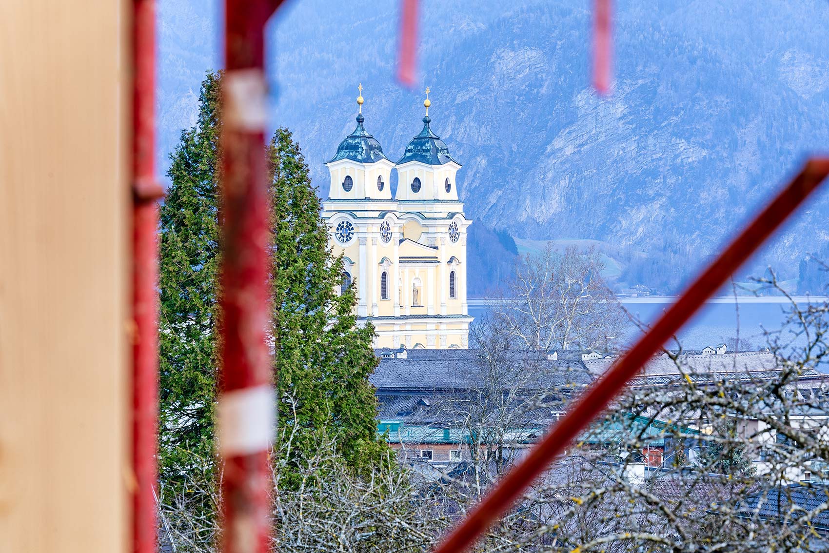 blick-basilika-mondsee Blick Kirche Wohnhaus Birkengasse Mondsee