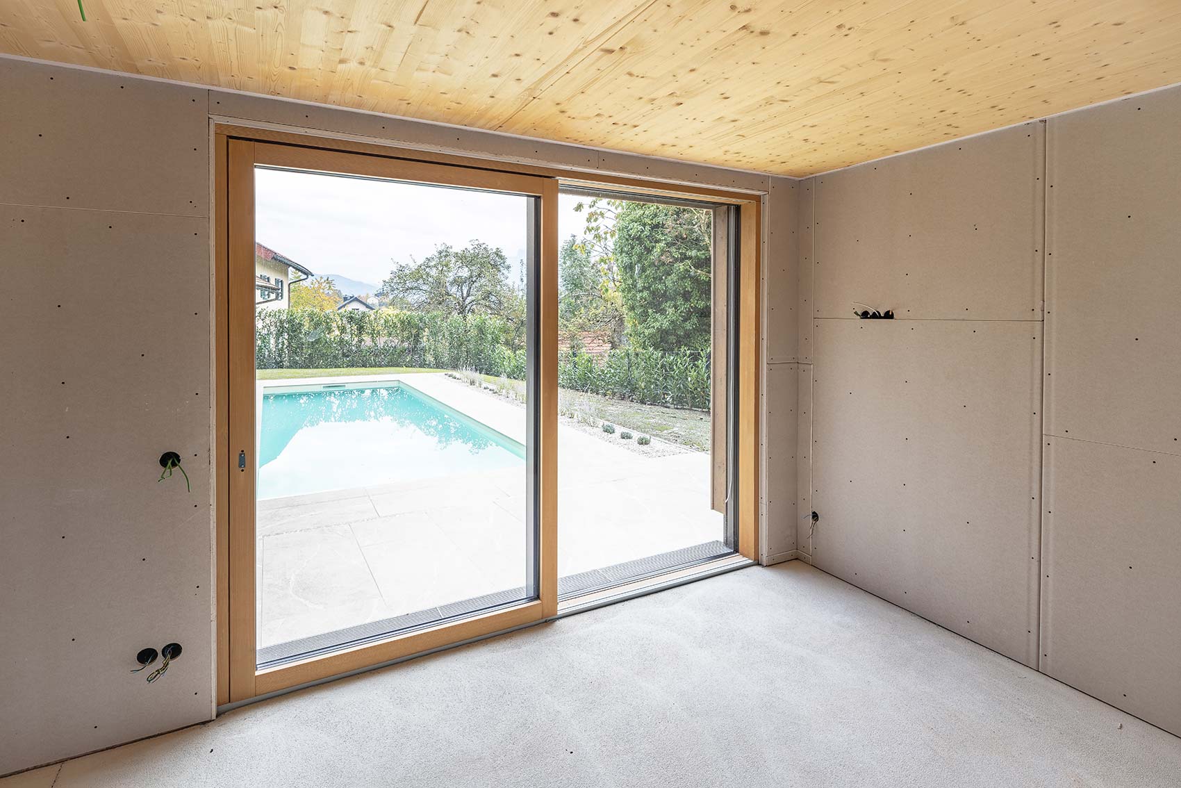 wh-birkengasse-zimmer-poolaussicht